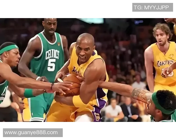 2010年NBA总决赛第三场湖人与凯尔特人激战回顾与精彩瞬间分析